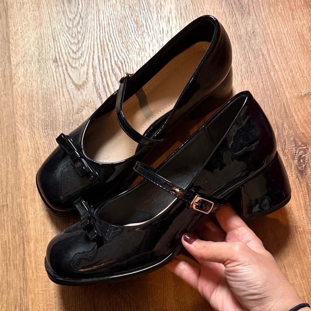 Black Mary Jane Heels - Picture 1 of 4